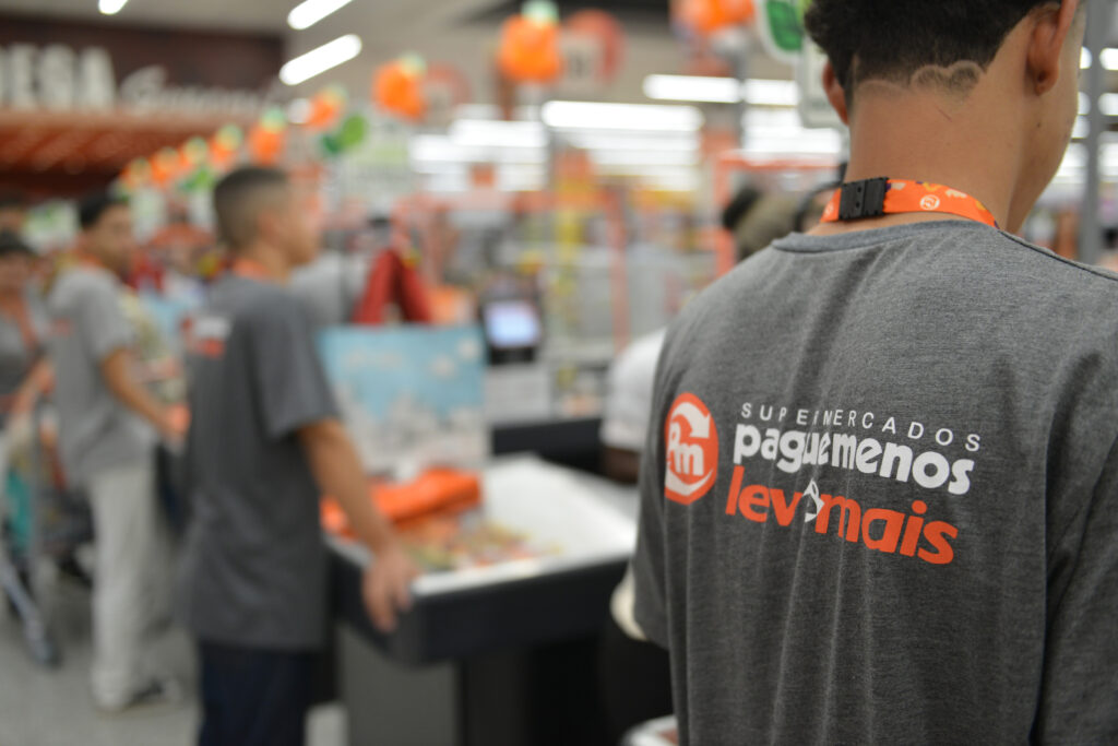 Rede de Supermercados Pague Menos realiza ação de vagas