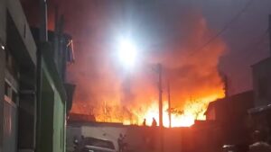 Usina de reciclagem da Prefeitura pega fogo em Hortolândia